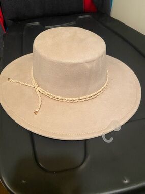 Women's Wide Brim Suede Rope Hat - Beige
